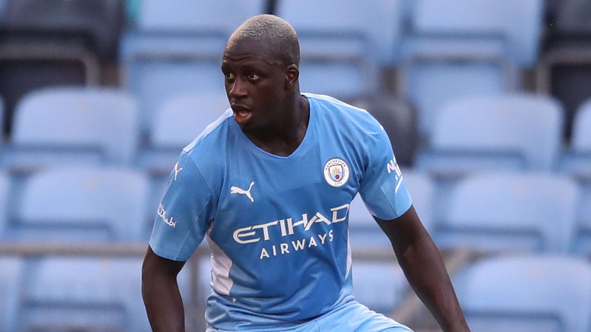 在足球场上 在足球场上