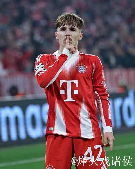 欧冠改制后连续3场破门最年轻榜单：17岁卡尔居